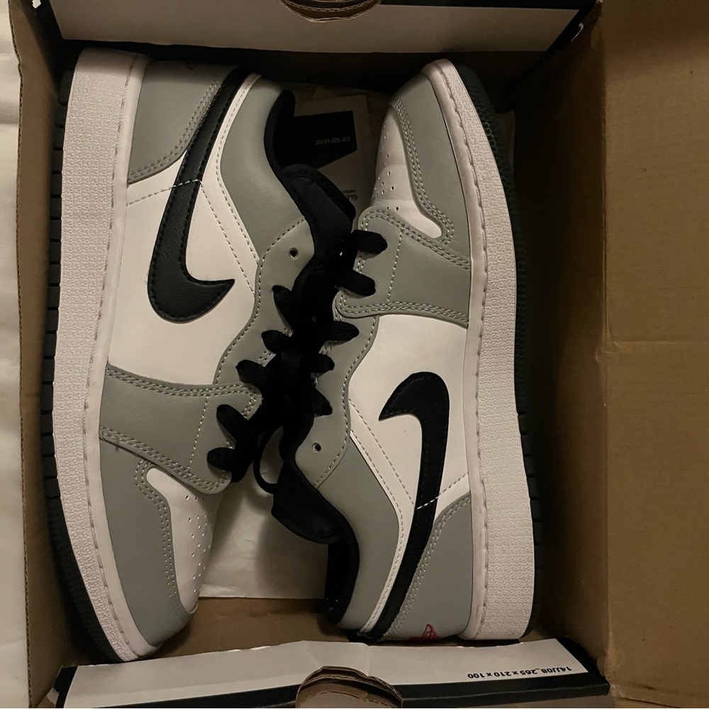 Jordan 1 low light smoke grey (GS) 5